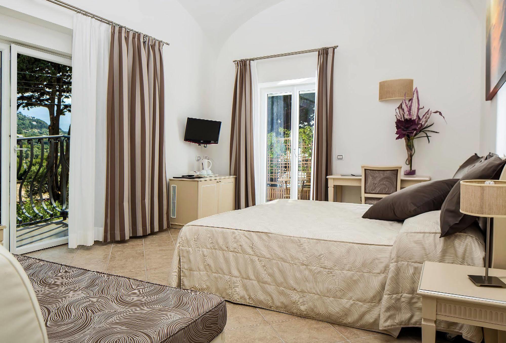 Ceselle Hotel 3*