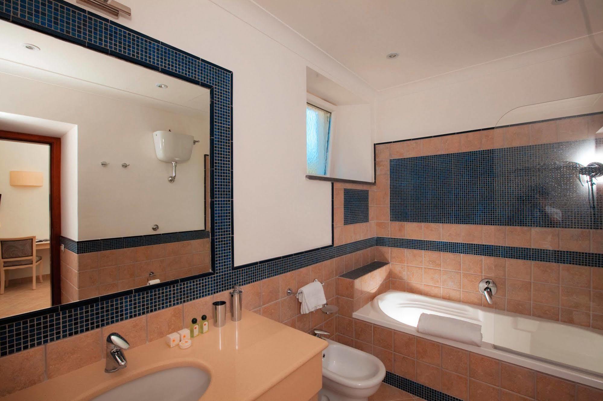 Ceselle Hotel 3*