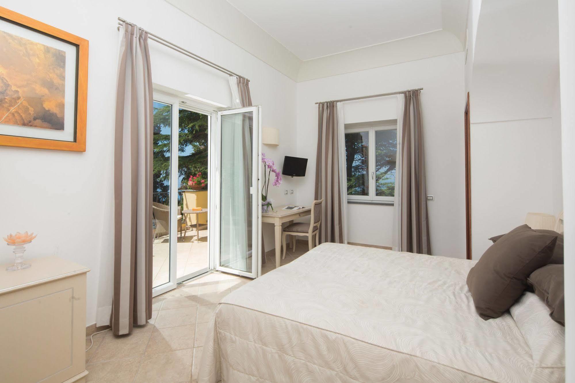 Ceselle Hotel 3*